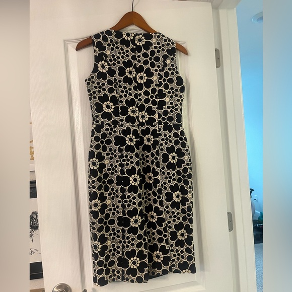 Lafayette148 Embroidered Floral Print Dress Blue w/Pockets  Size 6 - Picture 6 of 9